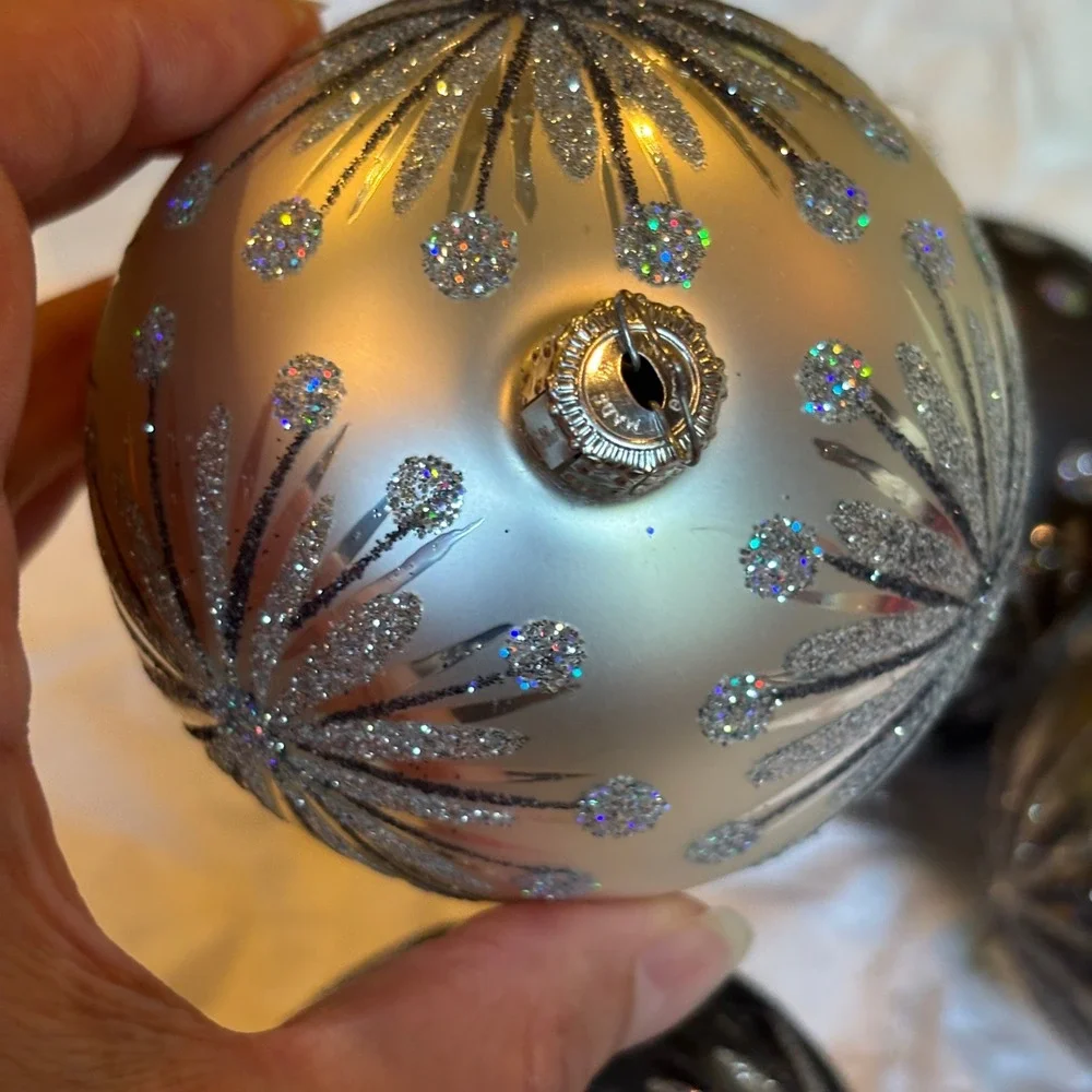 Crate&Barrel Glass Christmas Ornaments Set 4 Grey Silver Glitter Star Germany
